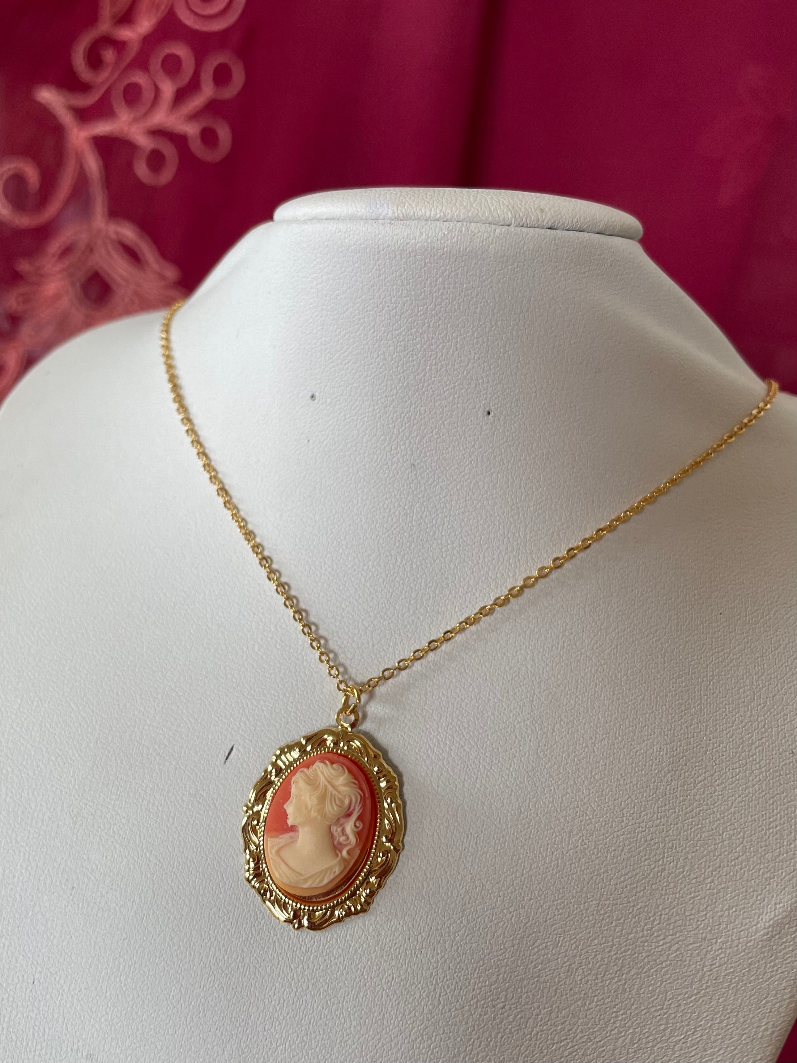 The “Regal Lady” Necklace