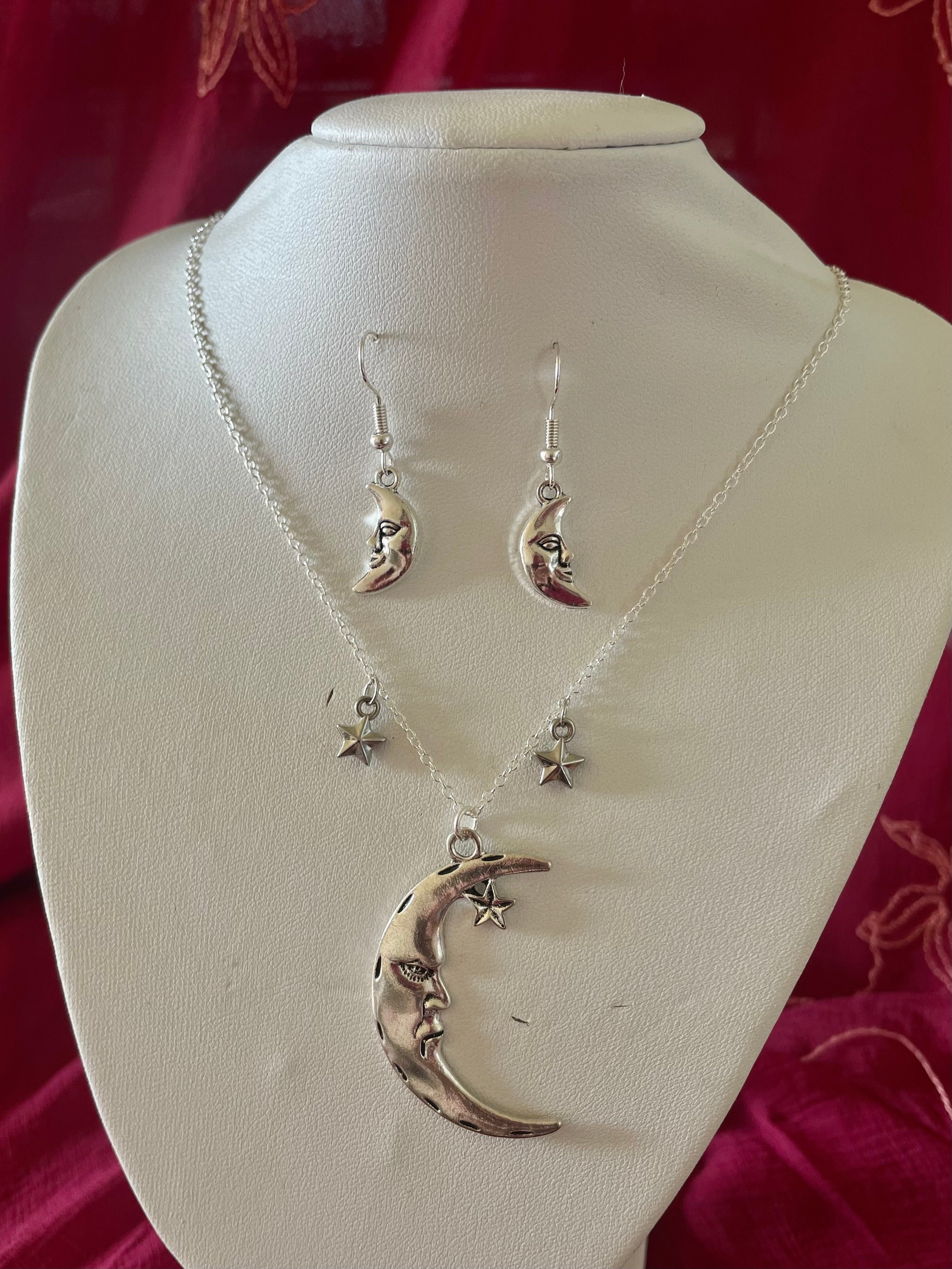 The “Man in the moon” Set