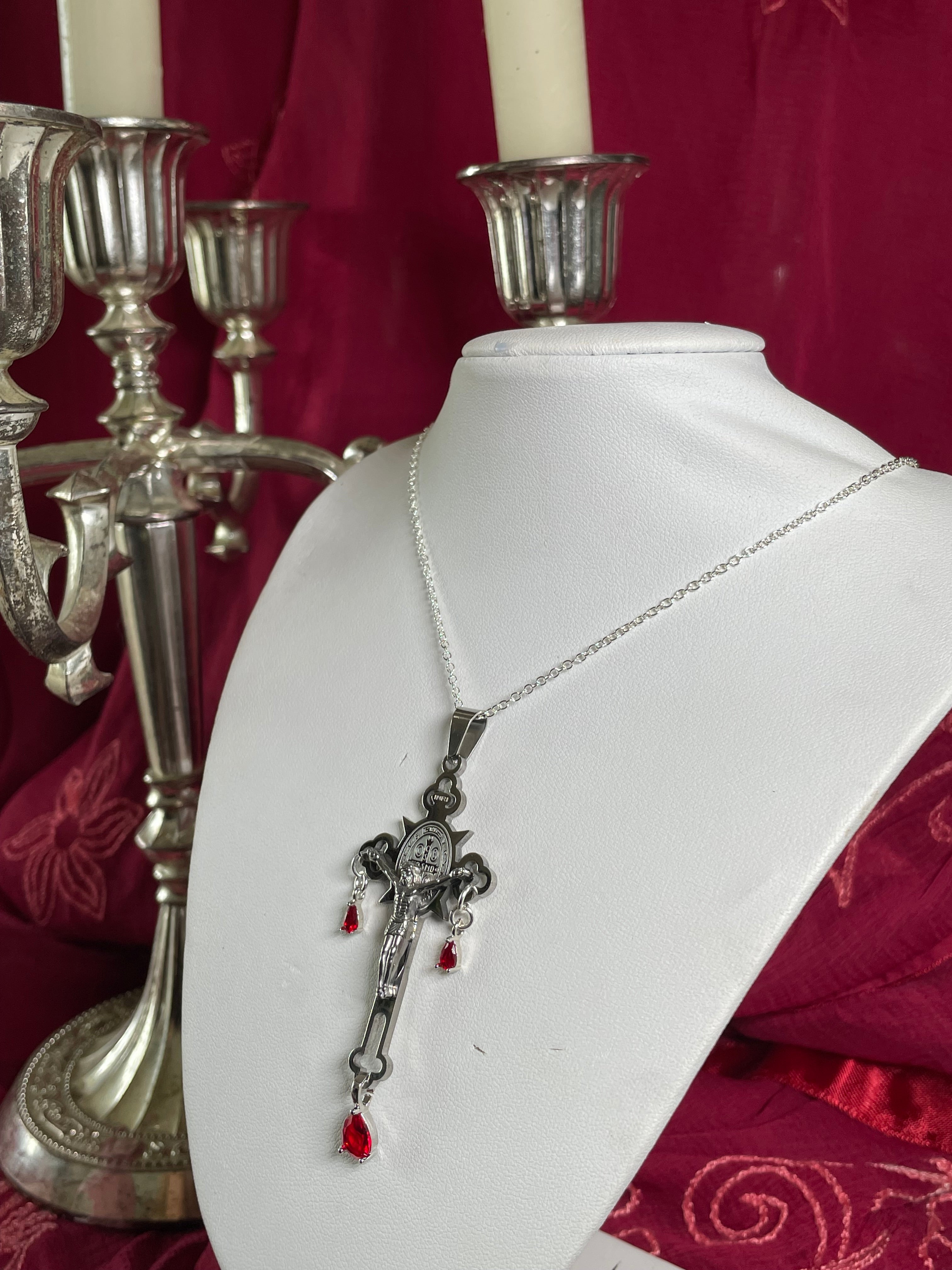 The “crucifixion” necklace